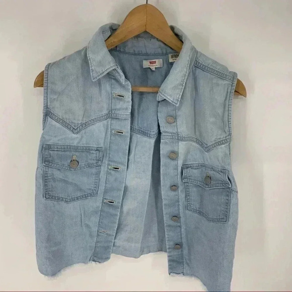 Levi’s sleeveless lightweight chambray Maddie vest - Picture 6 of 12